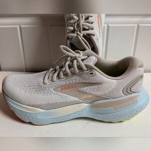 Brooks Glycerin GTS Women's 8.5 Athletic Shoes - Cream and Light Blue